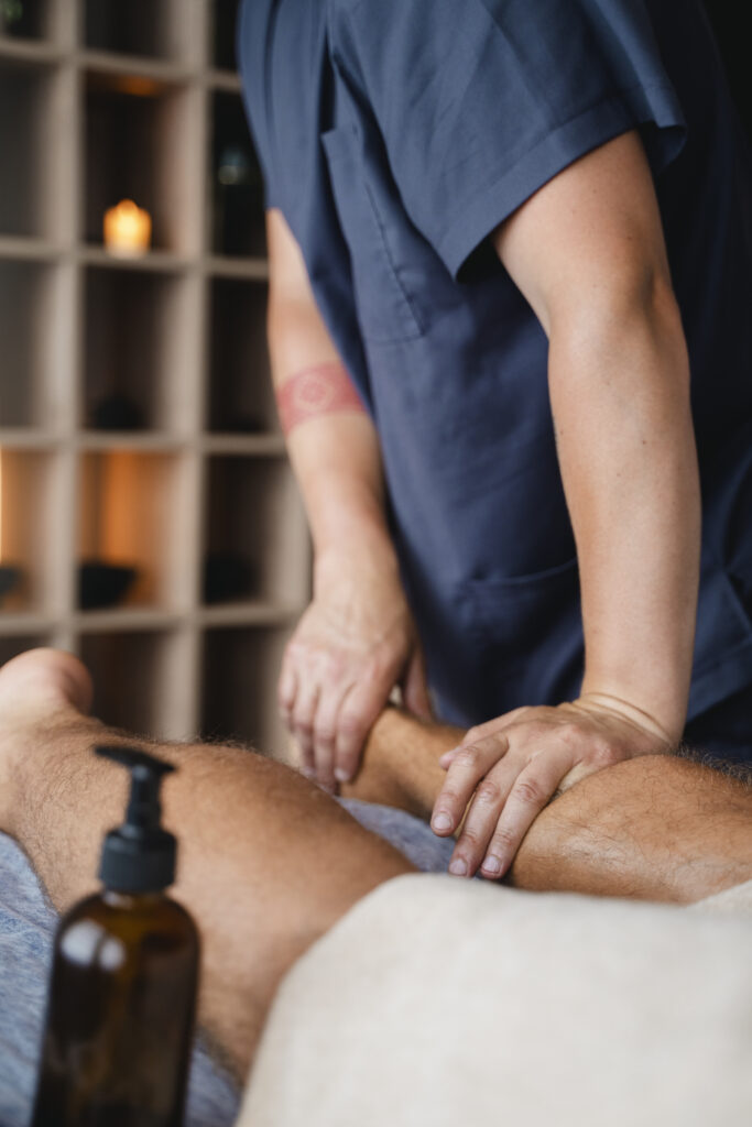 ماساژ درمانگر حرفه ای